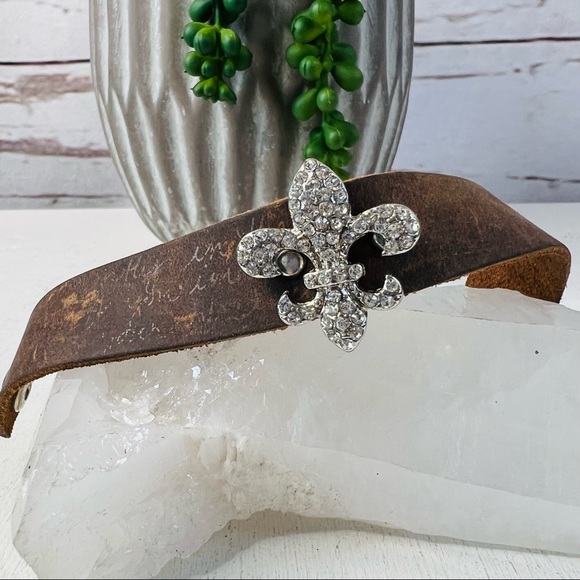 SOLD Yik Fung French Leather Fleur de Lis Rhinestone Bracelet - Picture 3 of 11
